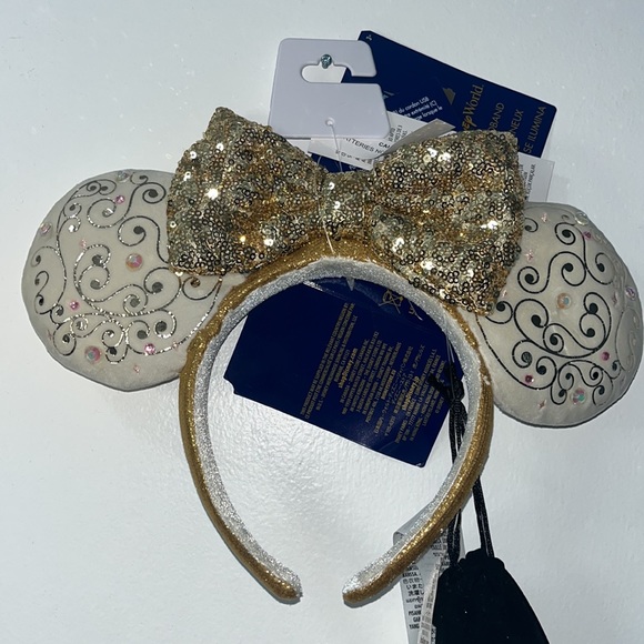 Disney’s 50th Anniversary Limited Edition Light up Minnie Ears - Picture 2 of 6